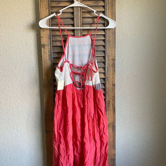 Flying Tomato dress - Picture 3 of 3